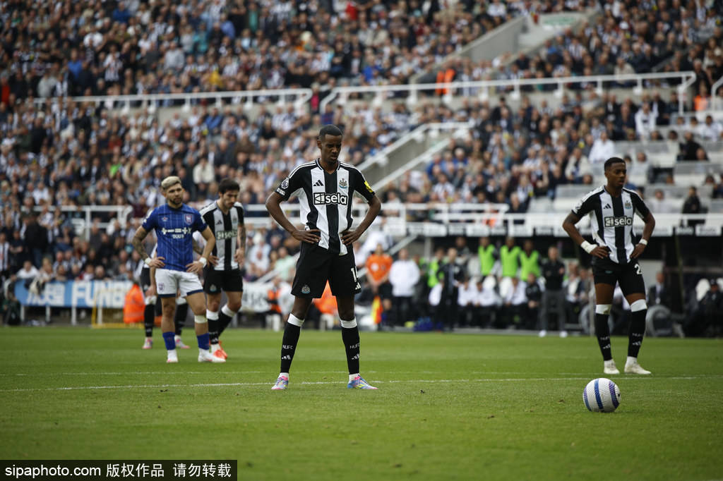 虽然距离当 虽然距离当